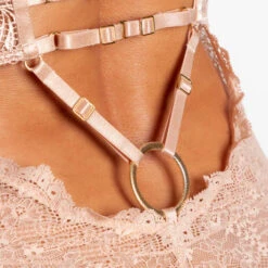 Body String Ouverture Frontale En Dentelle Aubade Sensual Euphoria 12 Body String Ouverture Frontale En Dentelle Aubade Sensual Euphoria -Sous Vêtement Soldes body aubade sensual euphoria nude 4