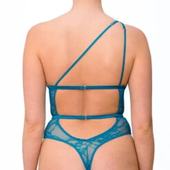 Body String Asymétrique En Dentelle Coco De Mer Muse Elise 7 Body String Asymétrique En Dentelle Coco De Mer Muse Elise -Sous Vêtement Soldes body coco de mer muse elise bleu 2