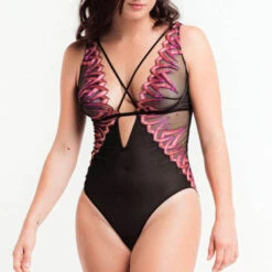 Body String Louisa Bracq Virtual Sunset