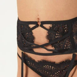 Porte-jarretelles En Dentelle Atelier Amour Madame Rêve 12 Porte-jarretelles En Dentelle Atelier Amour Madame Rêve -Sous Vêtement Soldes porte jarretelles atelier amour madame reve noir 3