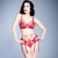 Porte-jarretelles 6 Attaches Dita Von Teese Maestra -Sous Vêtement Soldes porte jarretelles dita von teese maestra rouge 4
