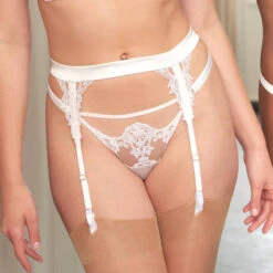 Porte-jarretelles En Soie Fleur Of England Aria 10 Porte-jarretelles En Soie Fleur Of England Aria -Sous Vêtement Soldes porte jarretelles fleur of england aria blanc 2