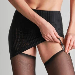 Jupe Porte-jarretelles Maison Close Bande à Part -Sous Vêtement Soldes porte jarretelles maison close bande a part noir 2