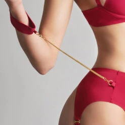 Porte-jarretelles Avec Menottes Maison Close Tapage Nocturne -Sous Vêtement Soldes porte jarretelles maison close tapage nocturne rouge 2